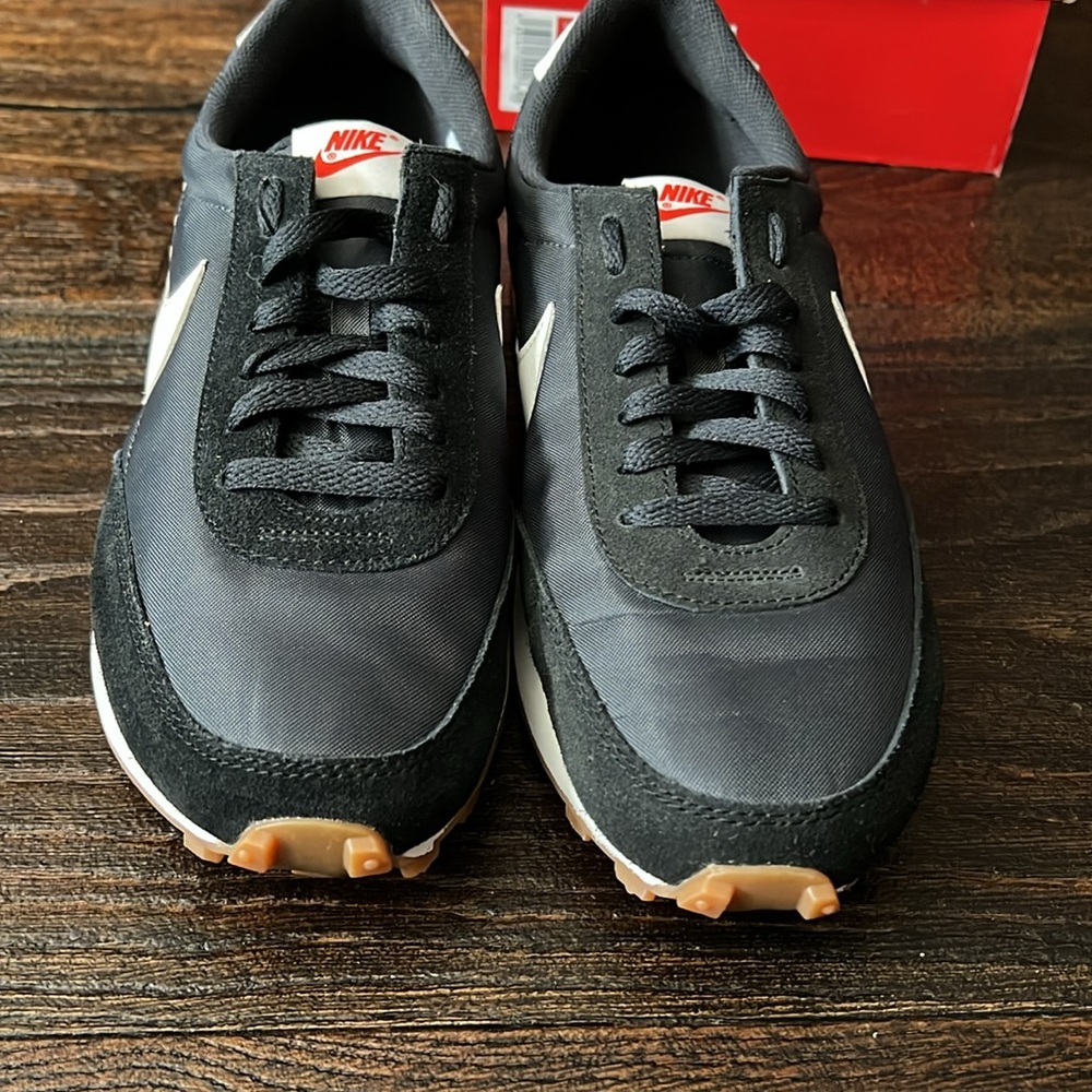 Nike Women’s Daybreak - Picture 9 of 9